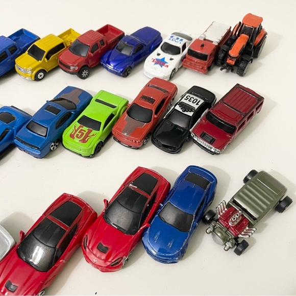 Lot of 27 Die-Cast Maisto Toy Cars Diecast - Picture 16 of 16